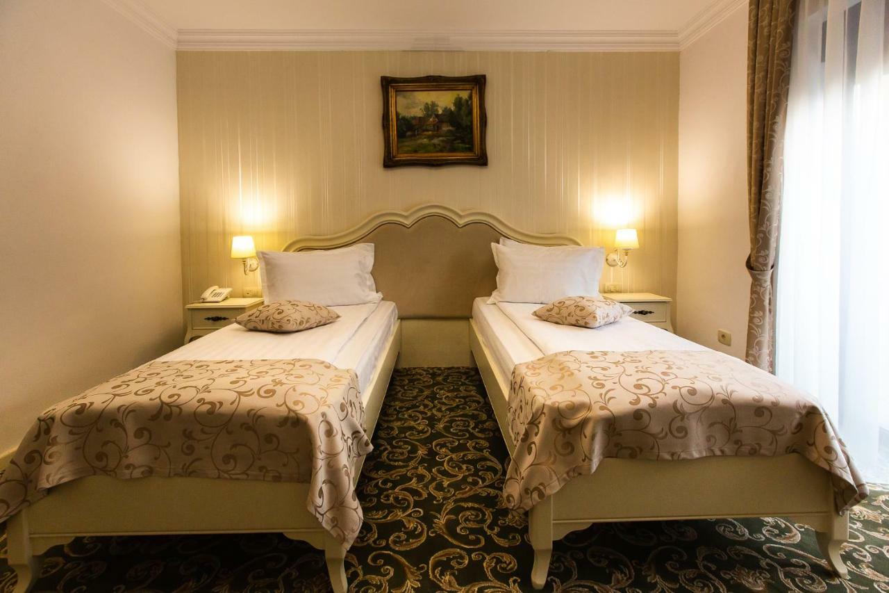 Ave, Alba! Hotel Alba Iulia Luaran gambar