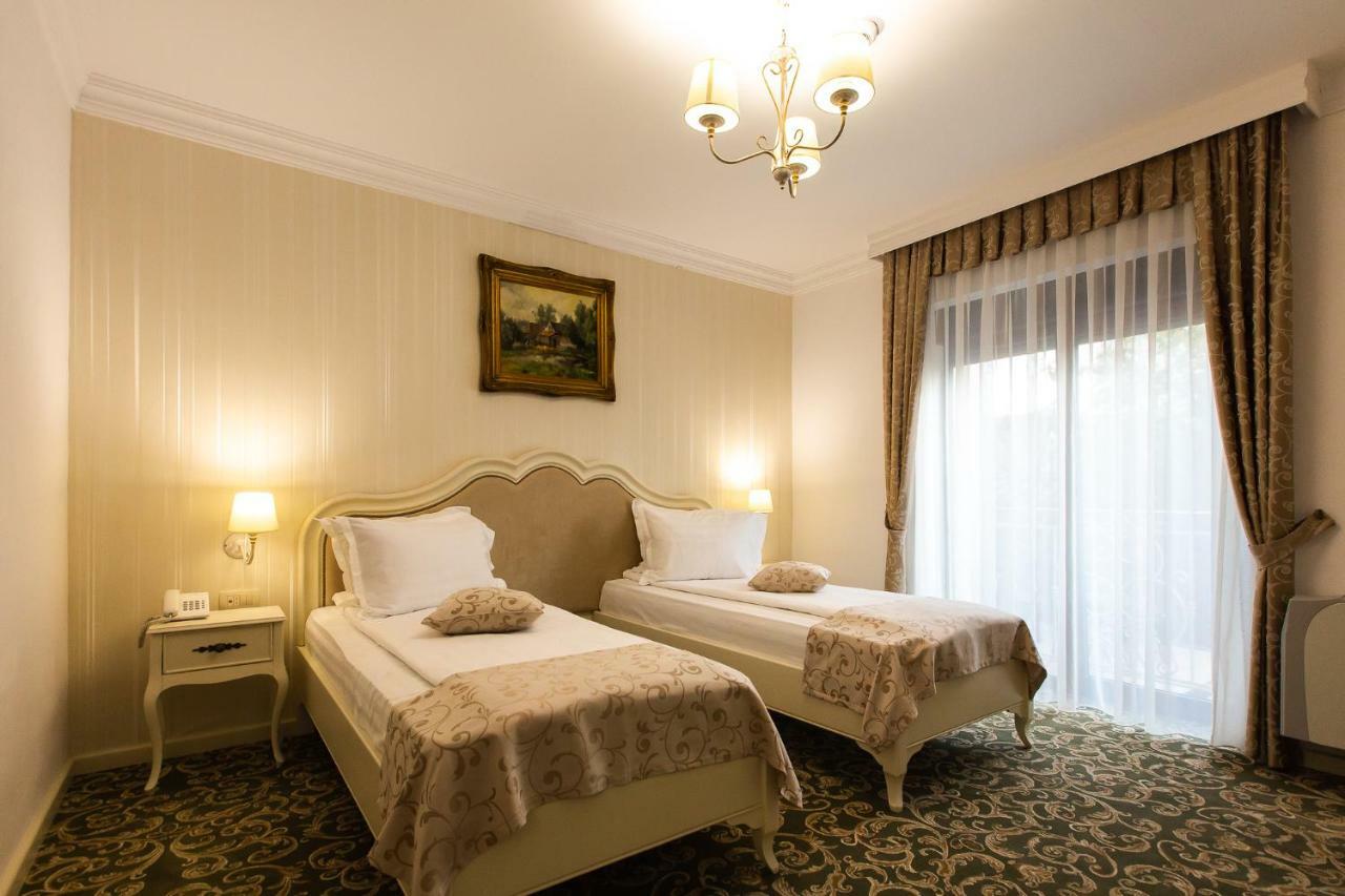 Ave, Alba! Hotel Alba Iulia Luaran gambar